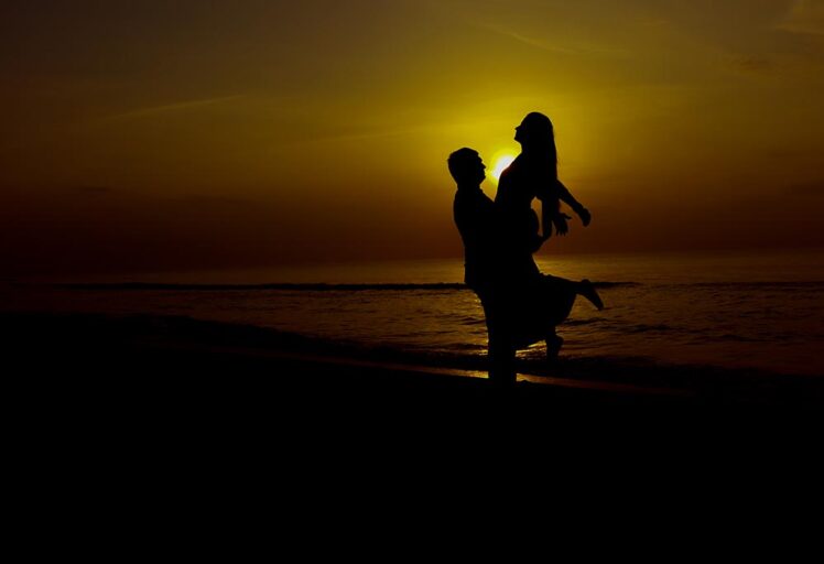 Outdoor Photography in Chennai, Couple Portraits, Couple Beach Photos, Couples Photography, Photography in Chennai