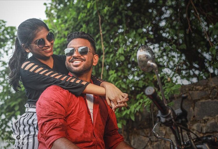 Wedding Photographers in Chennai, Outdoor Photography Poses for Couples