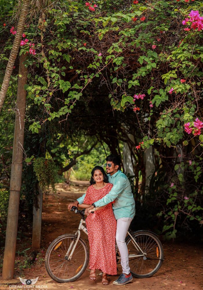 Outdoor Photography in Chennai, Couple Portraits, Couples Photography, Candid Wedding Photographers in Chennai