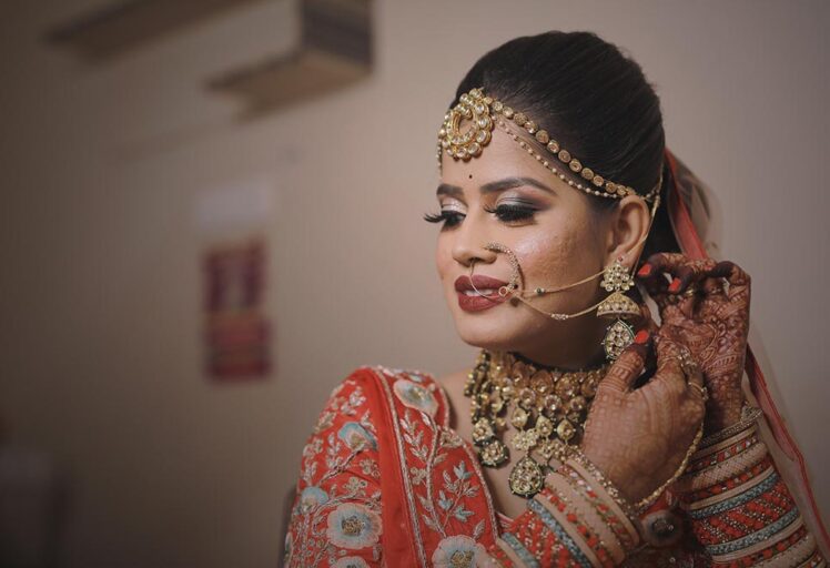 Bridal Poses for Photoshoot, Best Poses for Solo Bridal Photos, Best Candid Wedding Photographers in Chennai