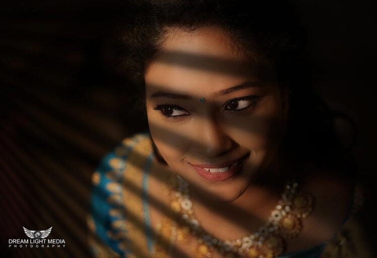 Bride Wedding Poses, Bridal Poses for Photoshoot Chennai, Cute Bridal Pic, Wedding Photography Photos