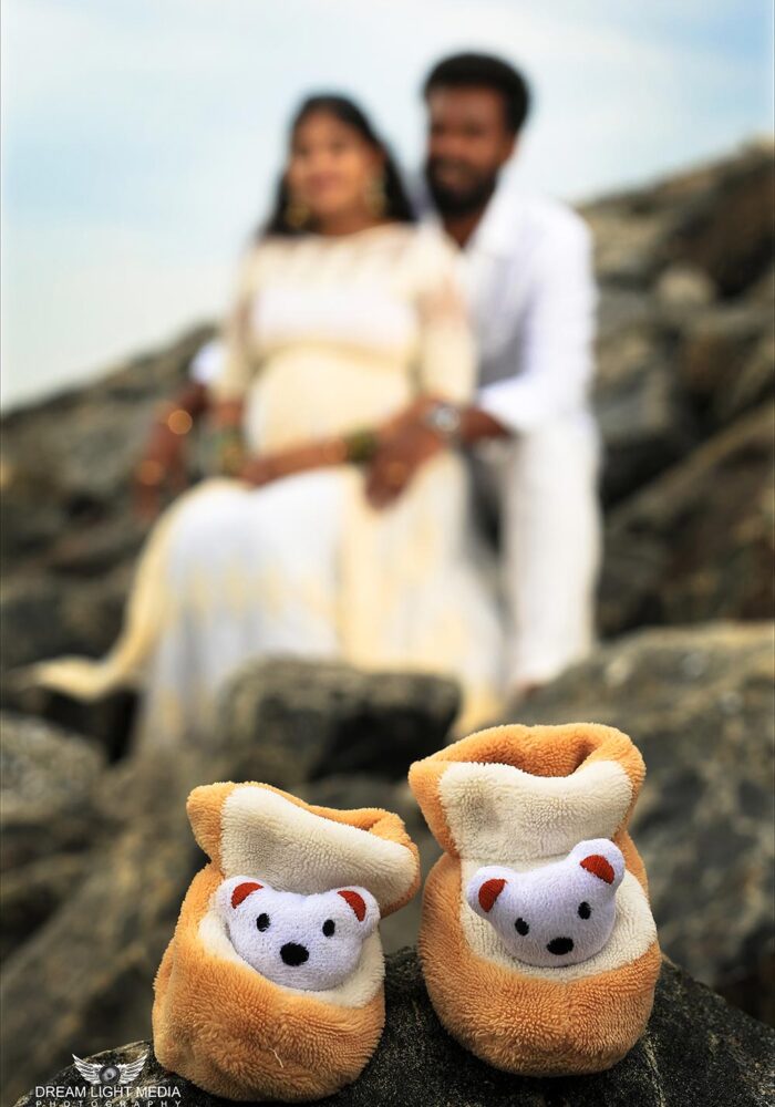 Maternity Couple Photoshoot Poses, Maternity Couple Photoshoot Near Me