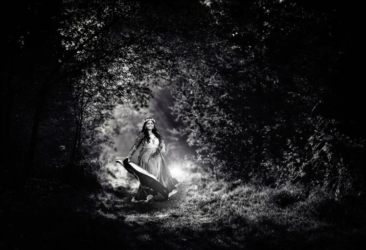 Outdoor Photoshoot Poses for Female, Wedding Photographers in Chennai, Candid Wedding Photographers in Chennai