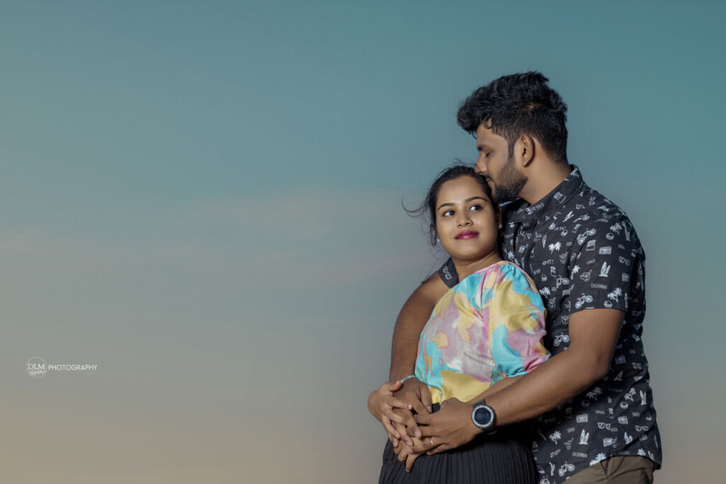 Couple Shoot Photo, Outdoor Couple Photoshoot Poses, outdoor couple photography poses, Best poses for couples