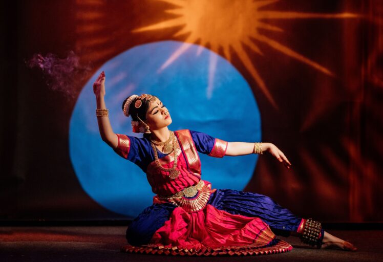 Bharatanatyam Images, Bharatanatyam Photo, Bharatanatyam Dance Images, Bharatanatyam Dance Pictures, Bharatanatyam Dance Photos, Picture of Bharatanatyam