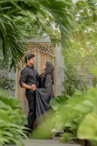 Outdoor Photoshoot for Couples, Outdoor Couple Photography Poses Indian