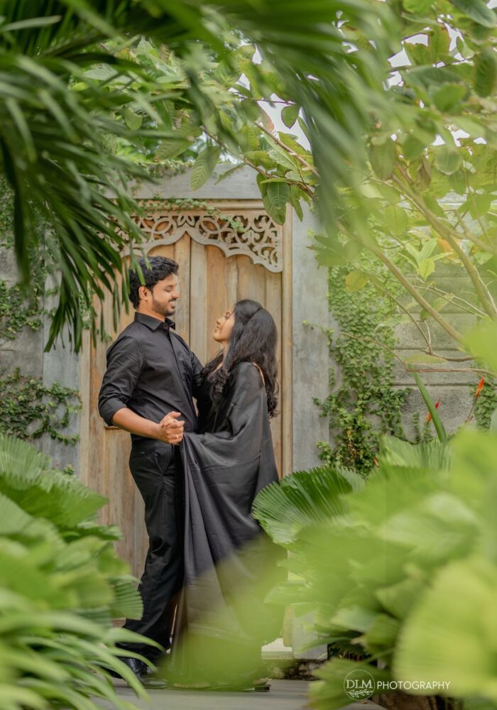 Outdoor Photoshoot for Couples, Outdoor Couple Photography Poses Indian