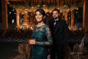 Wedding Poses, Candid Wedding Couple Poses