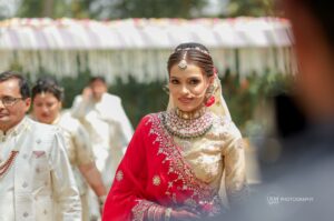 Indian Bride Photoshoot Poses, Bridal Photo Shoot Style